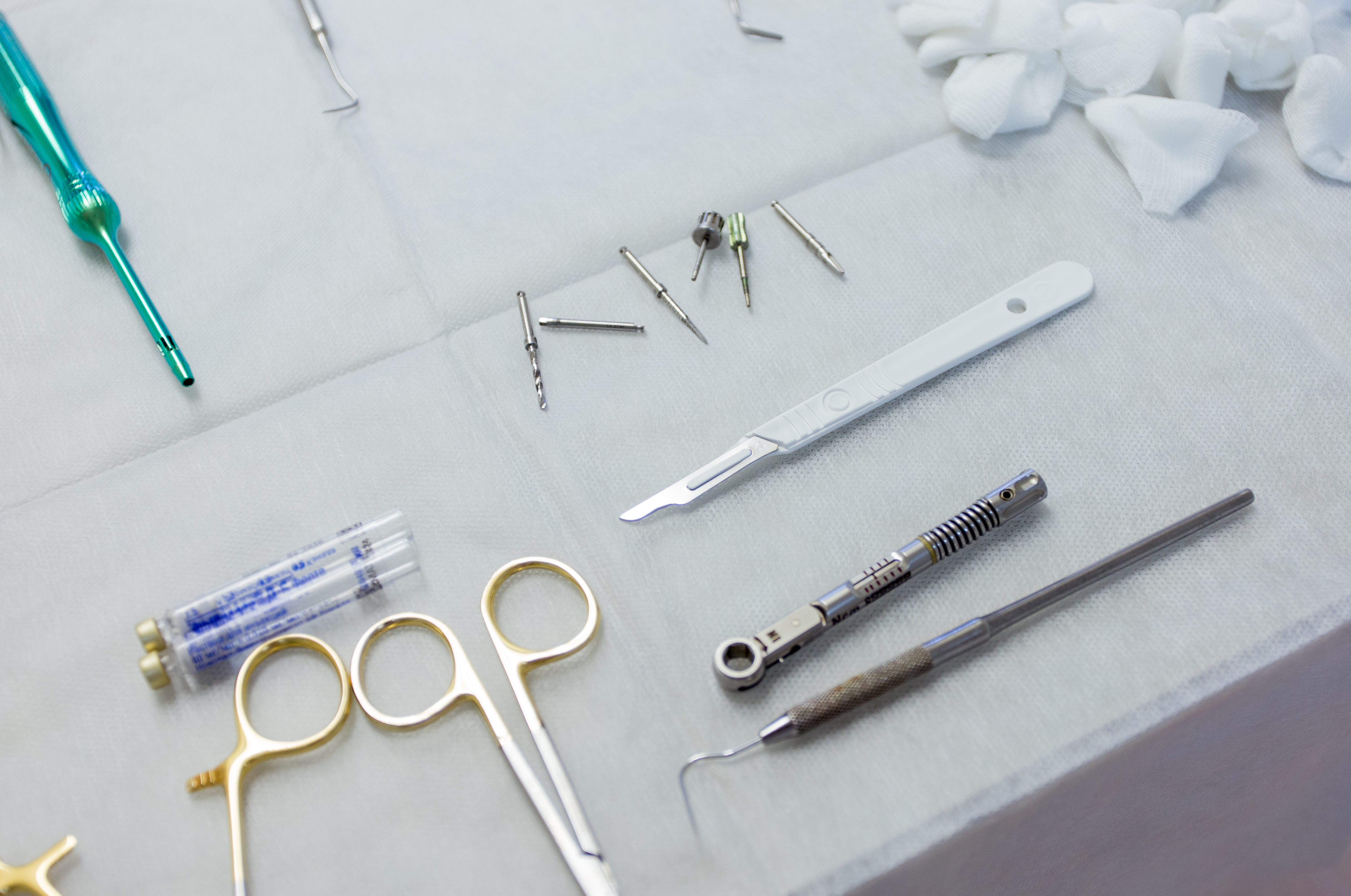 стоматологические инструменты для удаления зубов
