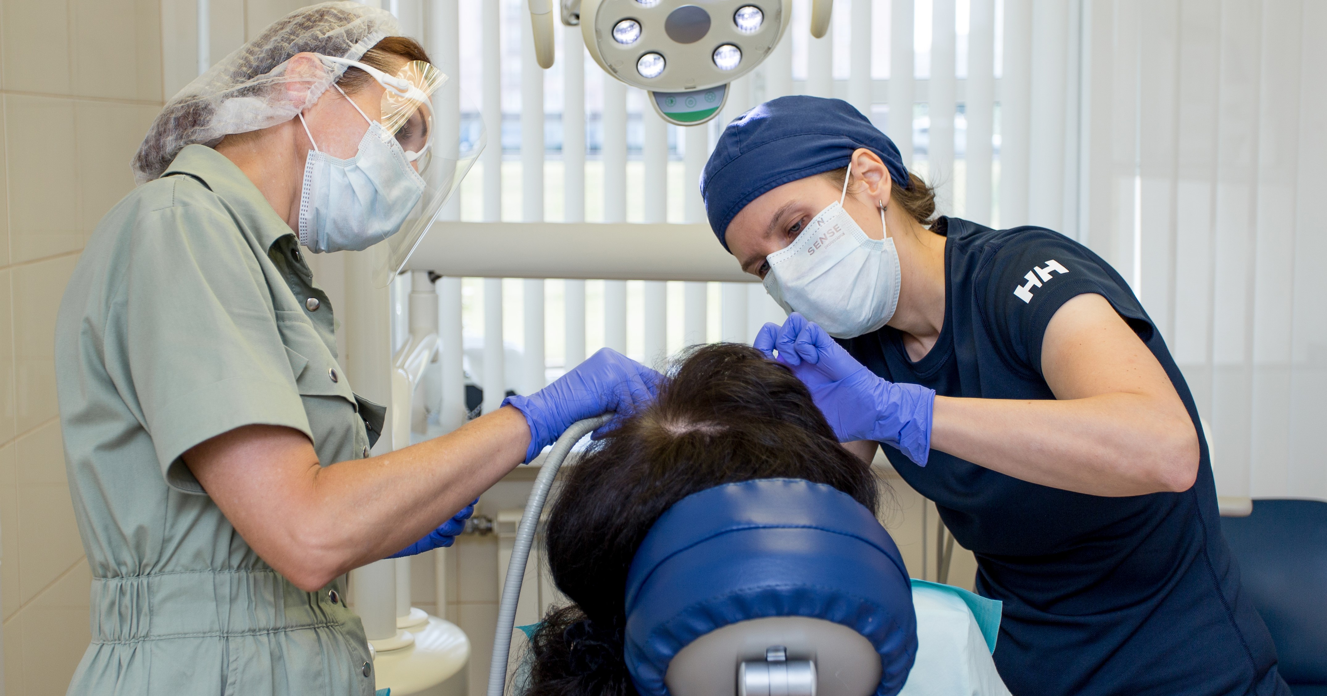 Сколько по времени удаляют зуб мудрости?